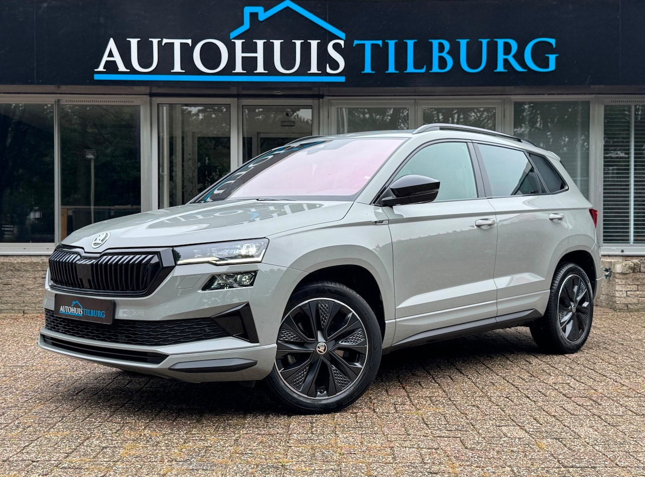 Skoda Karoq - 1.5 TSI ACT Sportline Pano Navi Keyless - AutoWereld.nl