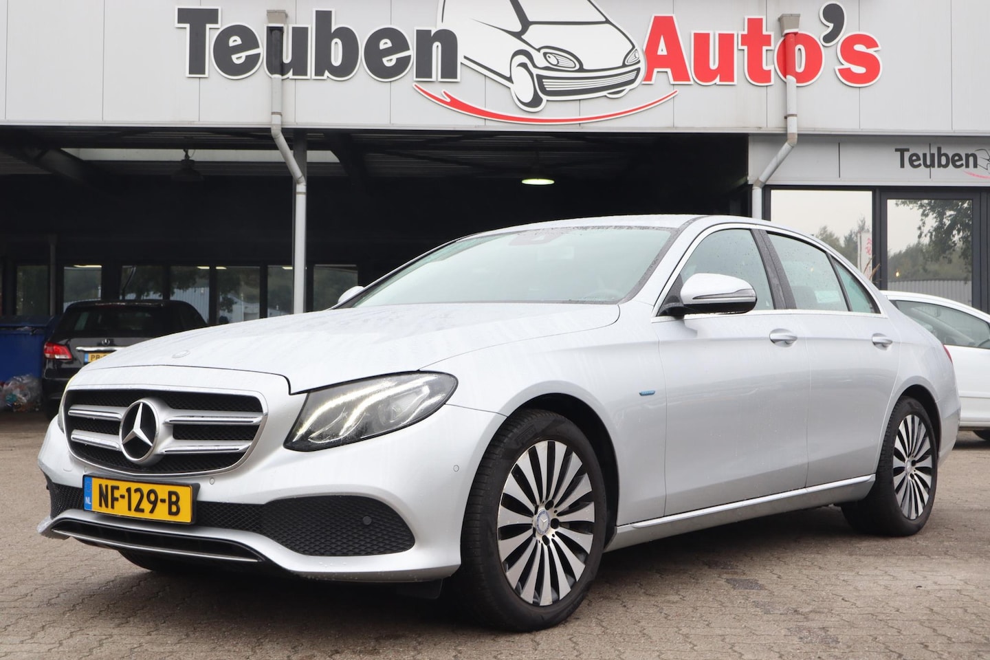 Mercedes-Benz E-klasse - 350 e Lease Edition | Parkeer assistent - camera | Stoelverwarming | Climate control | Cru - AutoWereld.nl