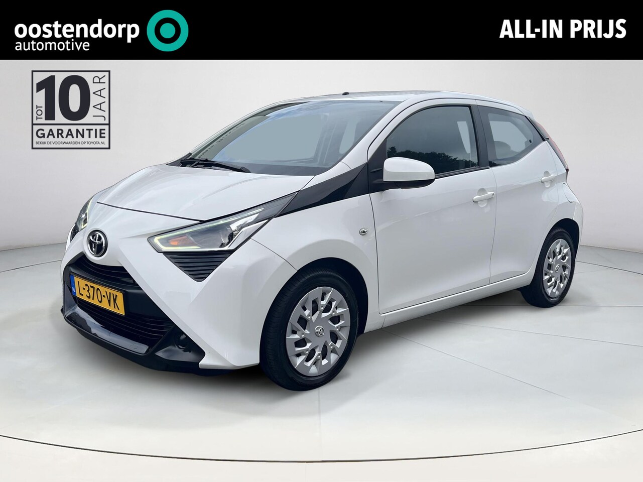 Toyota Aygo - 1.0 VVT-i x-play | 5 deurs | Carplay | Navigatie | Parkeercamera | Leder stuurwiel | - AutoWereld.nl