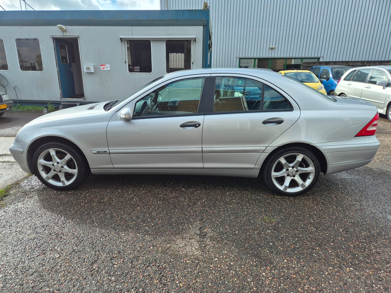 Mercedes-Benz C-klasse - 180 K. Amice/NIEUWSTAAT/ mooie velgen/trekhaak - AutoWereld.nl