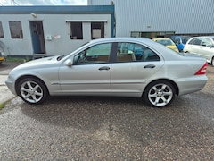 Mercedes-Benz C-klasse - 180 K. Amice/NIEUWSTAAT/ mooie velgen/trekhaak