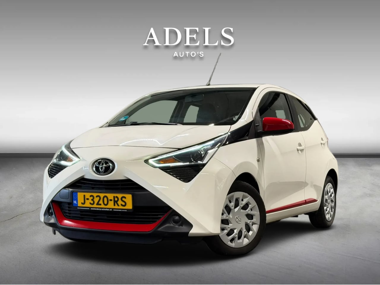 Toyota Aygo - 1.0 VVT-i x-play NAVI NL Auto NAP Camera Cruise - AutoWereld.nl