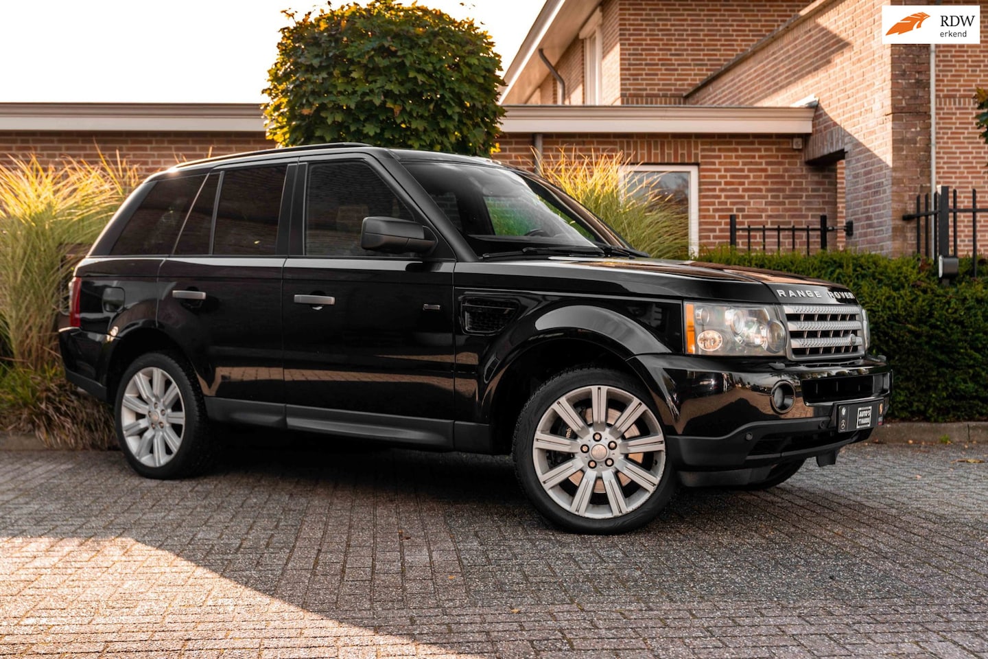 Land Rover Range Rover Sport - 4.2 V8 Supercharged 390 PK Adaptive Luchtvering Trekhaak Memory 20'' - AutoWereld.nl