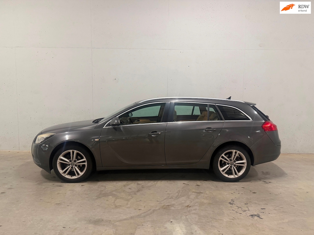 Opel Insignia Sports Tourer - 1.8 Edition Navi Leer Clima Cruise - AutoWereld.nl