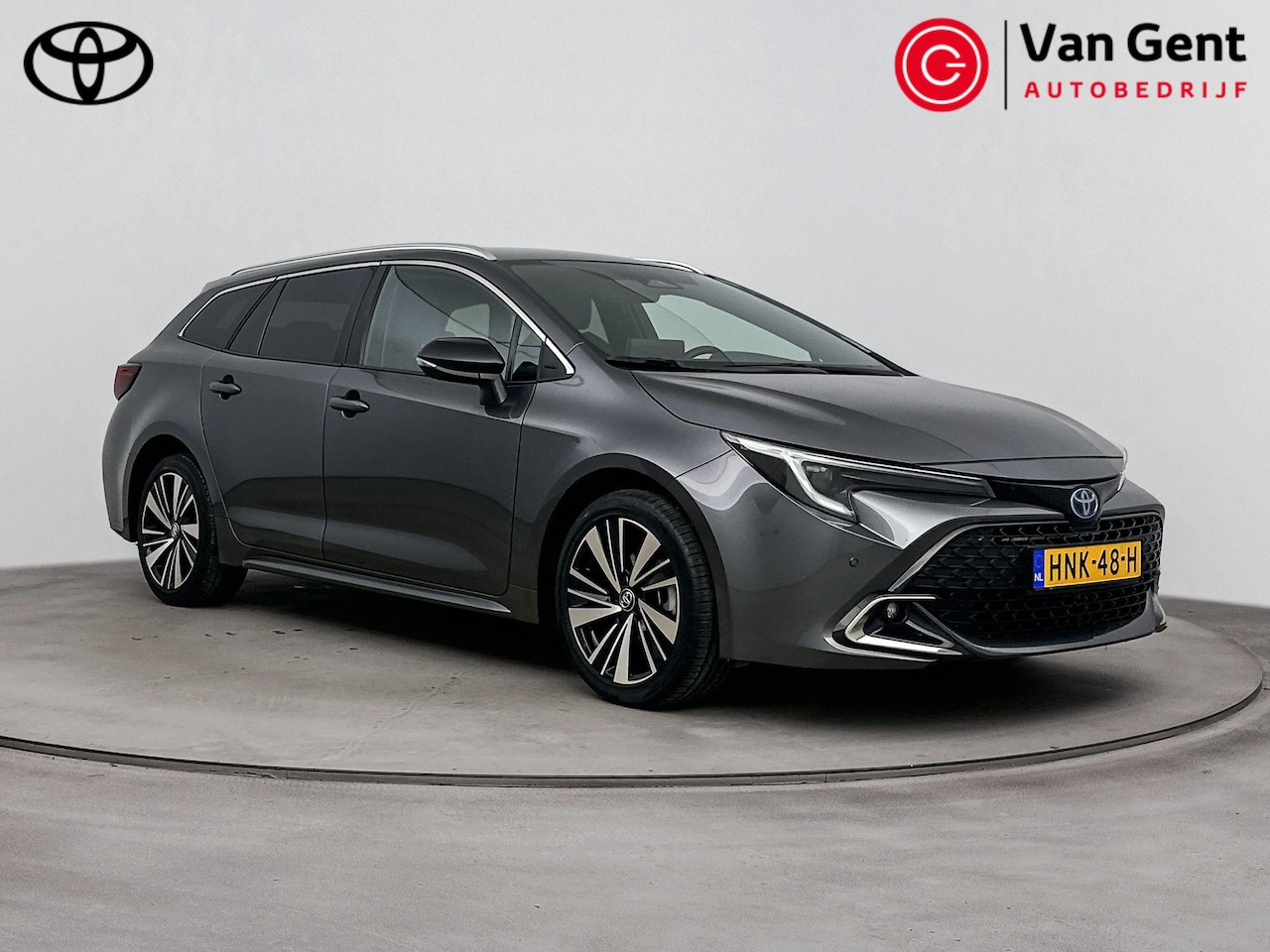 Toyota Corolla Touring Sports - Hybrid 140 Dynamic | Apple Carplay / Android Auto | Stoelverwarming | Parkeersensoren voor - AutoWereld.nl