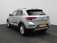 Volkswagen T-Roc - 1.0 TSI Life 75 Edition | 110 PK | Apple Carplay | Android Auto | Parkeercamera | Navigati