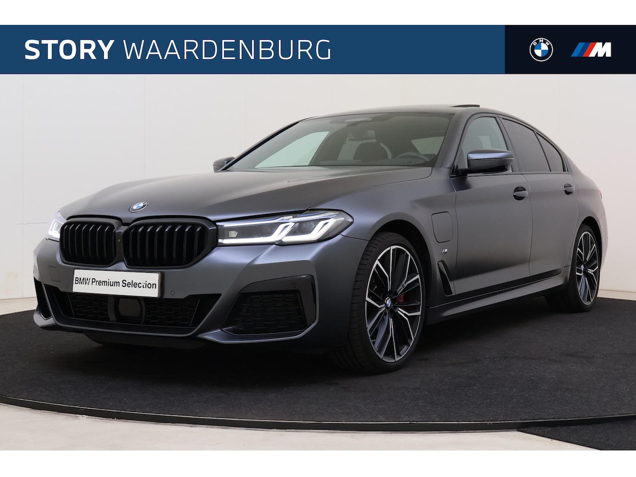 BMW 5-serie - 530e High Executive M Sport Automaat / Schuif-kanteldak / Comfortstoelen / Comfort Access - AutoWereld.nl