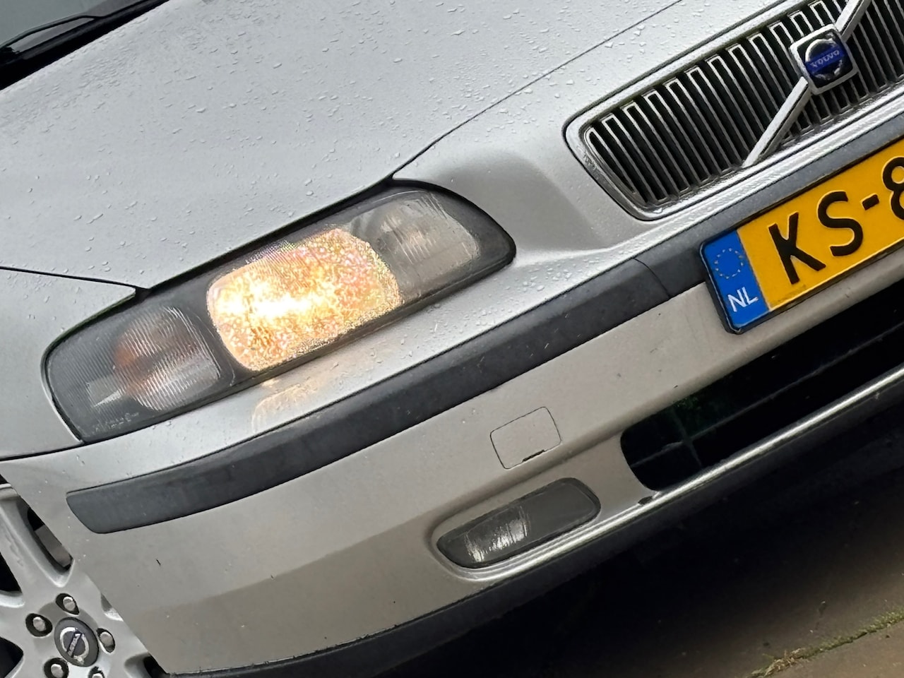 Volvo V70 - 2.4 Automaat - Grey Silver/zwart leder - Carplay/Clima/Cruise - Keurig - AutoWereld.nl