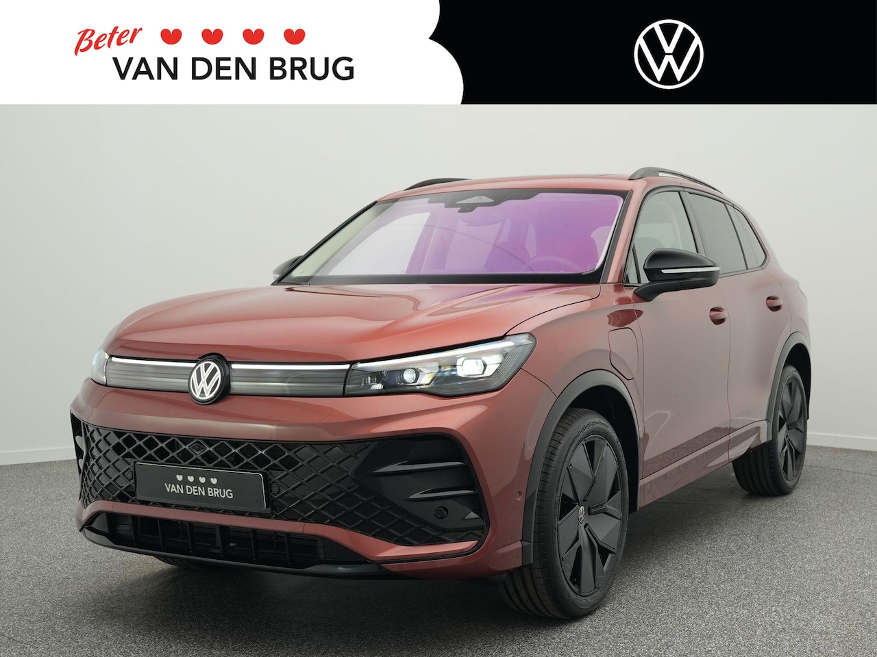 Volkswagen Tiguan - 1.5 eHybrid 204 PK Edition 20 | Trekhaak | Panoramadak | Matrix - LED | Stoelverwarming | - AutoWereld.nl