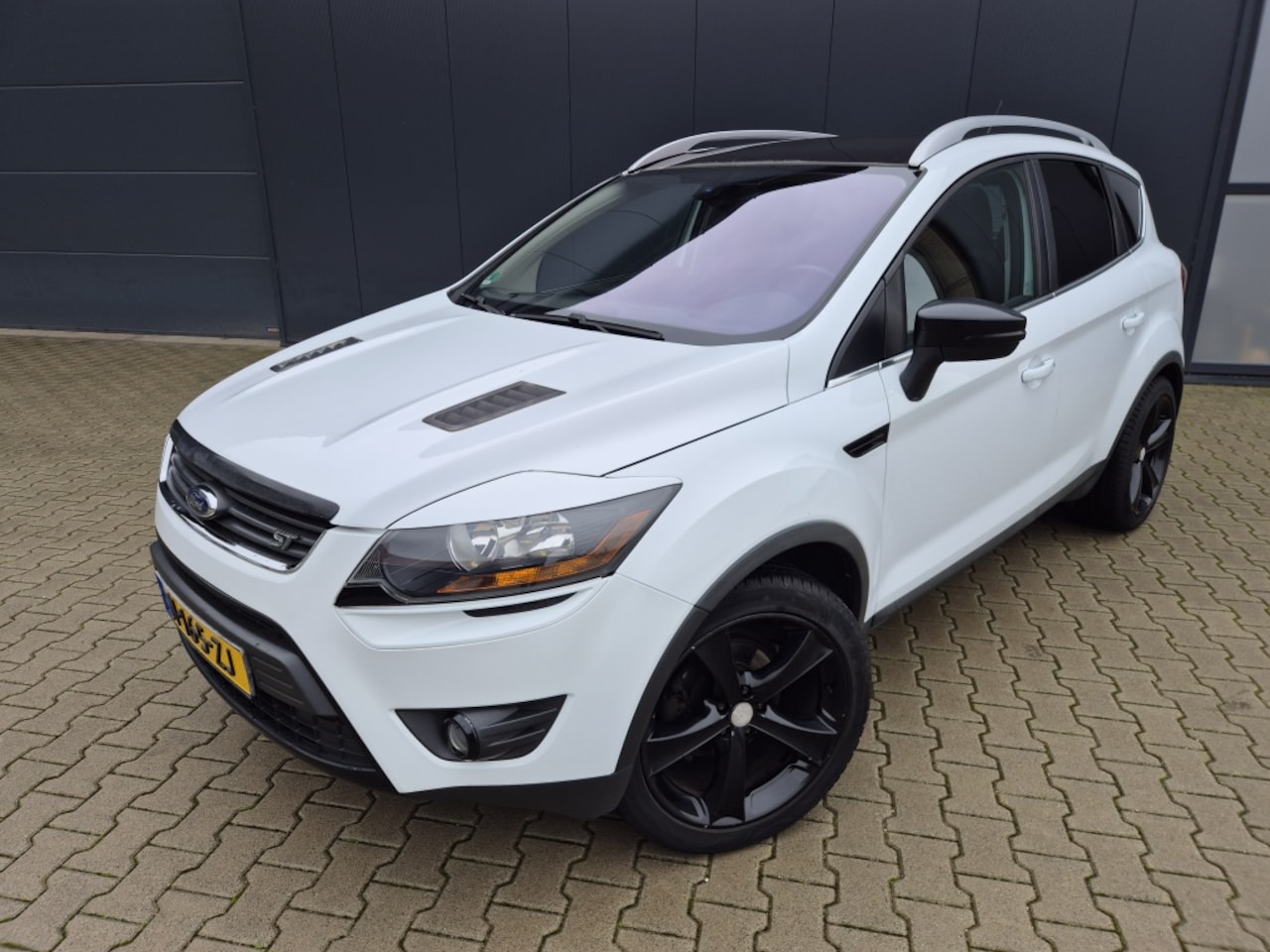 Ford Kuga - 2.5 20V Sportief | Leer | Pano | Airco | Automaat | Trekhaak - AutoWereld.nl