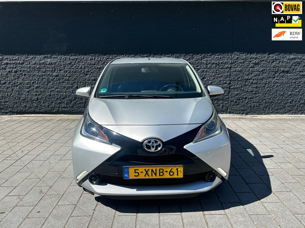 Toyota Aygo - 1.0 VVT-i x-play airco/zuinig/automaat/Xplay - AutoWereld.nl