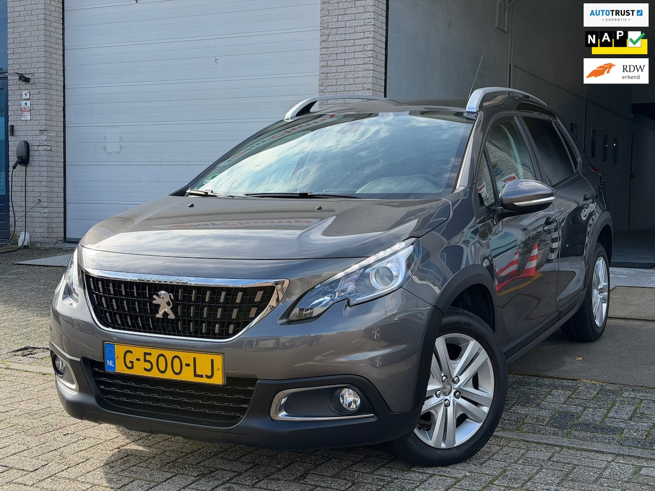 Peugeot 2008 - 1.2 PureTech Signature/ nap/ 1e EIG/ dealeronderhouden/ 1jaar apk/ airco/ navi/ pdc/ zeer - AutoWereld.nl