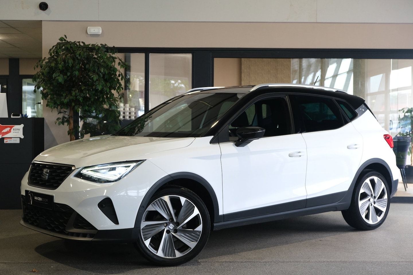 SEAT Arona - 1.0 TSI FR 110PK DSG Facelift Led Navi Cam Virtual Keyless ACC - AutoWereld.nl