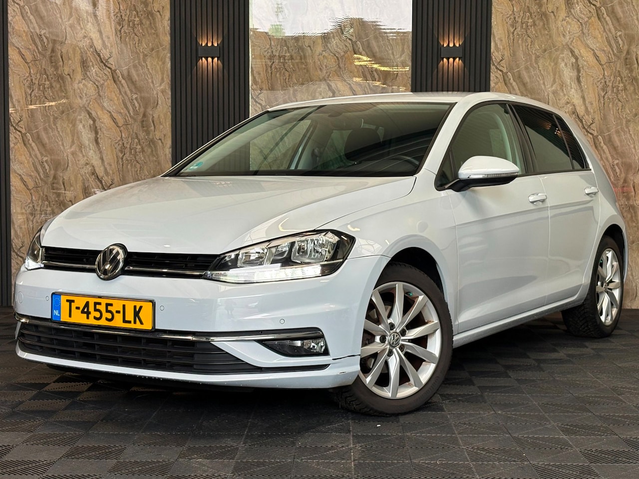 Volkswagen Golf - 1.0 TSI Comfortline 116 PK | Automaat | ACC | Side Assist - AutoWereld.nl