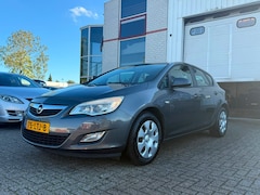 Opel Astra - 1.4 Selection