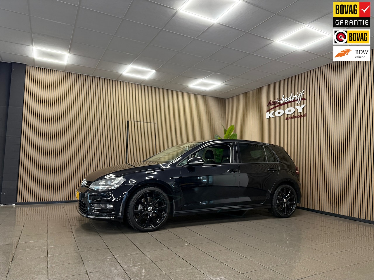 Volkswagen Golf - 1.4 TSI ACT R-Line * Camera / Dynaudio / Navigatie / Stoelverwarming / 18" LM Velgen * - AutoWereld.nl
