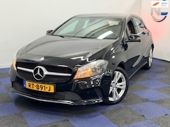 Mercedes-Benz A-klasse - 180 Ambition / AUTOMAAT / DEALER ONDERHOUDEN / NETTE AUTO
