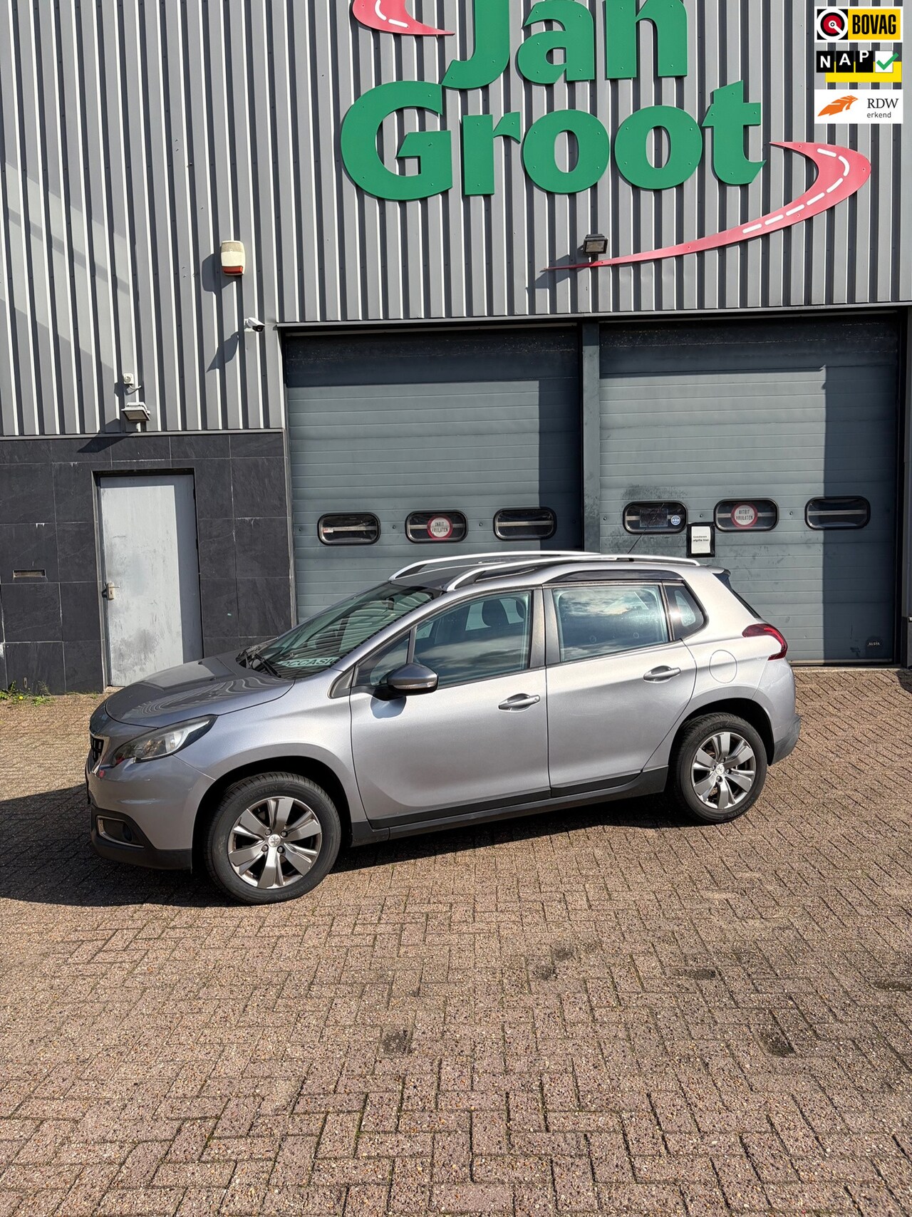 Peugeot 2008 - 1.2 PureTech Blue Lion 1.2 PureTech Blue Lion - AutoWereld.nl