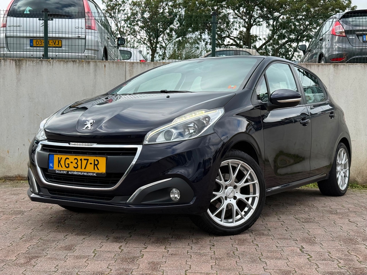 Peugeot 208 - 1.2 PureTech Blue Lion/NAVI/CRUISE/APK 05-2027/PDC/FACELIFT/ - AutoWereld.nl