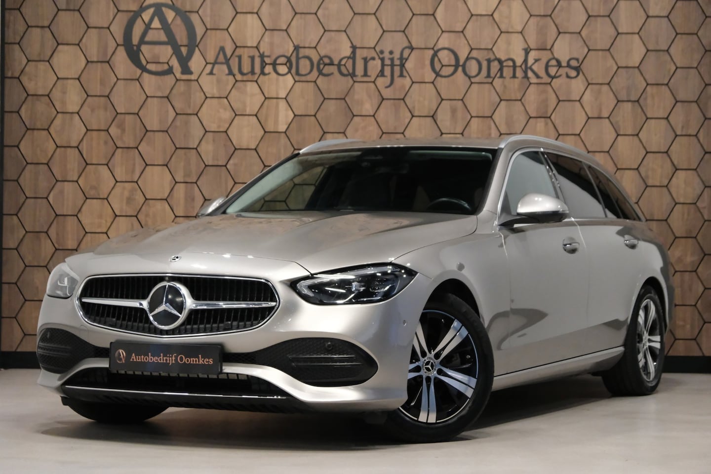 Mercedes-Benz C-klasse Estate - 200 *204pk* Head-Up|360° Camera|Adaptieve Cruise|Sfeerverlichting 109dkm! - AutoWereld.nl