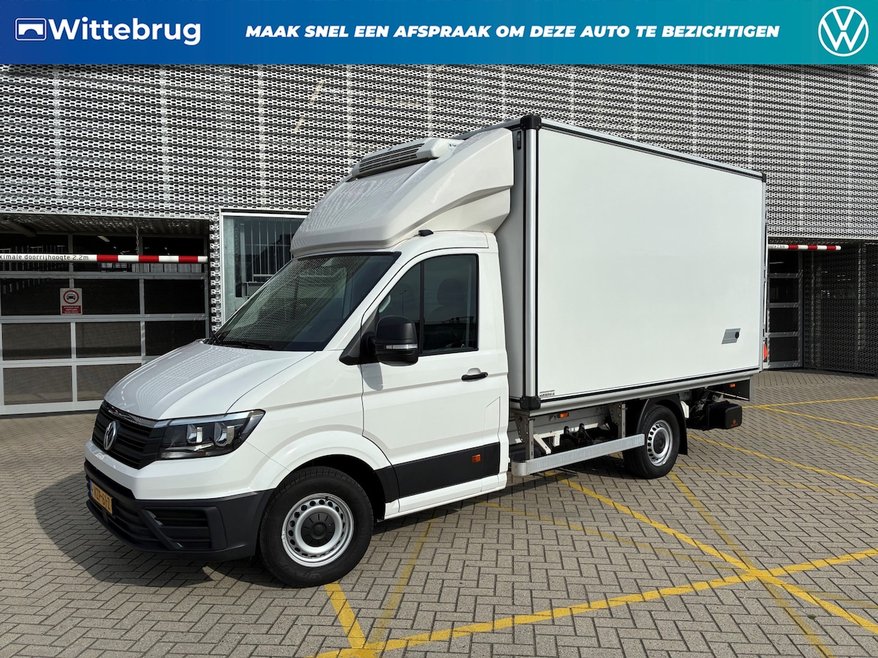 Volkswagen Crafter - 35 2.0 TDI 140 PK 6- hand RWD L3 EL Trendline EURO Koel Bakwagen - AutoWereld.nl