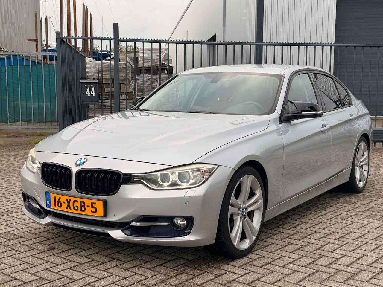 BMW 3-serie - 328i High Executive Automaat Clima Navi Leer - AutoWereld.nl