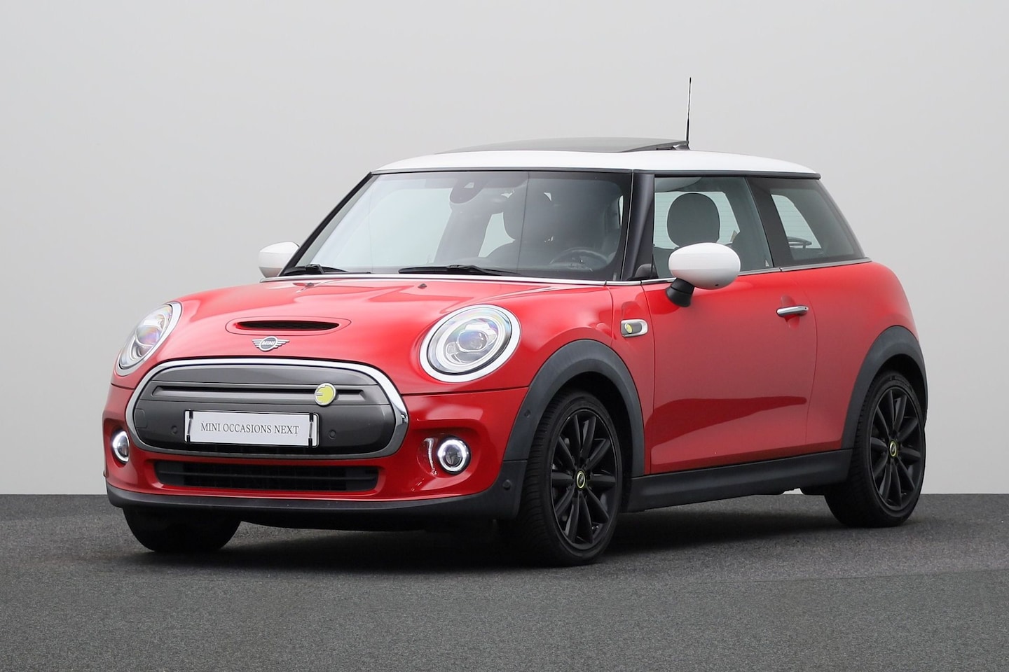 MINI Electric - Yours 33 kWh | sportstoelen | Panoramadak | stoelverwarming | - AutoWereld.nl