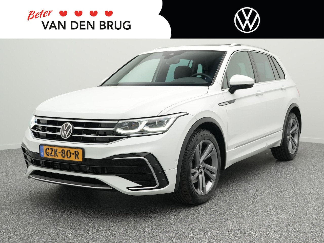 Volkswagen Tiguan - R-Line 1.5 TSI 150 PK DSG | LED Matrix IQ | DCC | Panoramadak | Trekhaak | Achteruitrijcam - AutoWereld.nl
