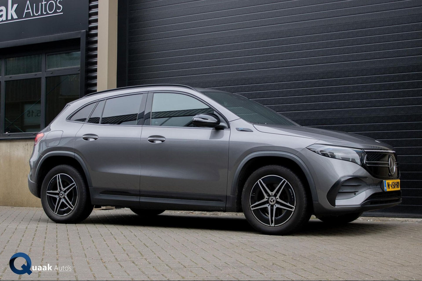 Mercedes-Benz EQA - 250 Business Solution AMG 67 kWh | CAMERA | BTW-AUTO | CARPLAY | SFEERVERLICHTING - AutoWereld.nl