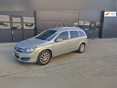Opel Astra - 1.9 CDTi Enjoy apk 04-2027 rijd schakelt super airco koud