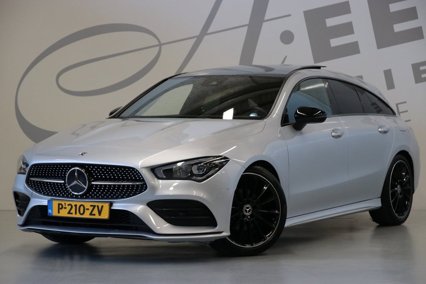 Mercedes-Benz CLA-klasse Shooting Brake - 180 AMG Line/ Panoramadak/ Apple CarPlay - AutoWereld.nl