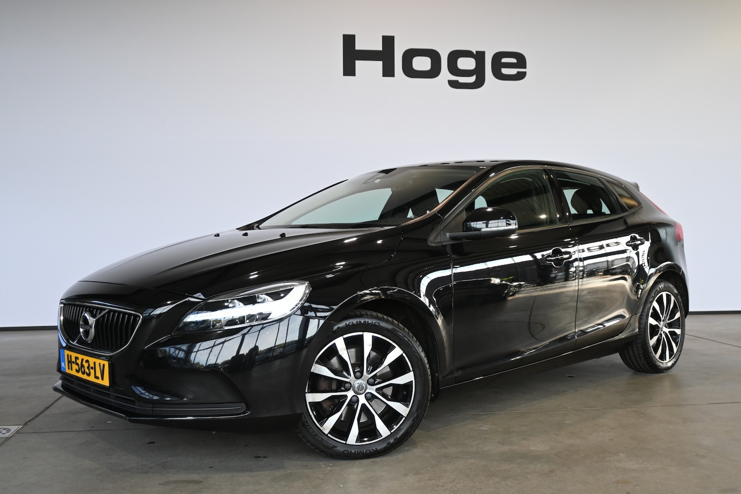 Volvo V40 - 1.5 T3 Momentum Automaat Clima Cruise control Navigatie LED koplampen PDC Trekhaak 100% On - AutoWereld.nl