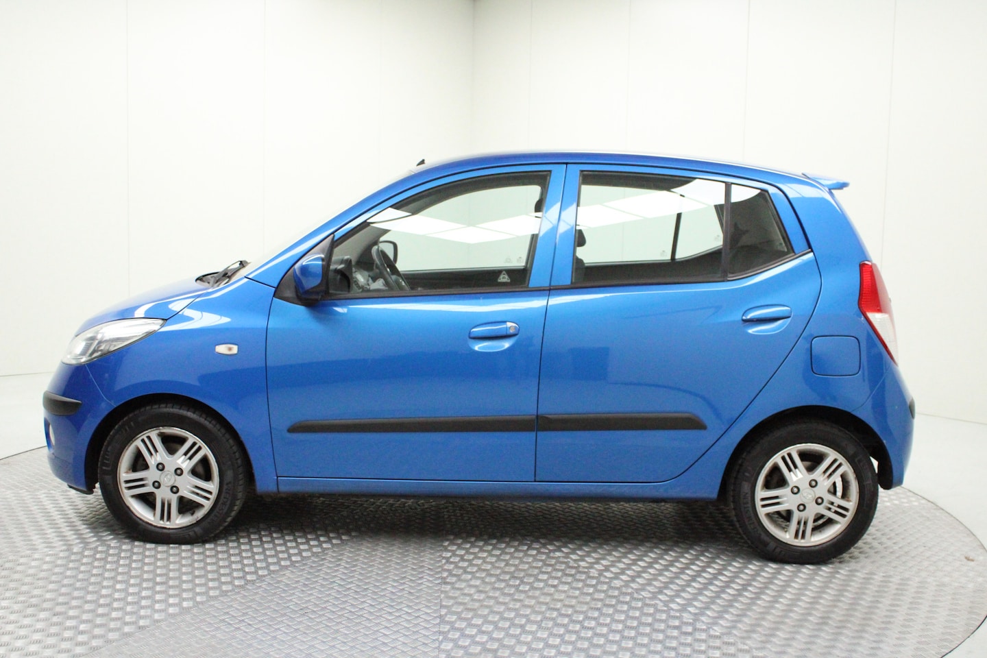 Hyundai i10 - 1.25i i-Catcher | HANDELSAANBIEDING | airco | radio cd | centrale deurvergrendeling met af - AutoWereld.nl