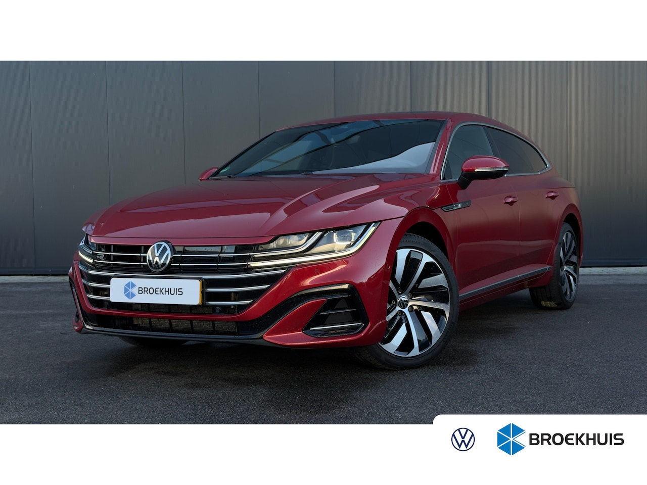 Volkswagen Arteon Shooting Brake - 218pk 1.4 TSI eHybrid R-Line Business+ | SOH: 90,67% | Panoramadak | Trekhaak | Leder | 36 - AutoWereld.nl