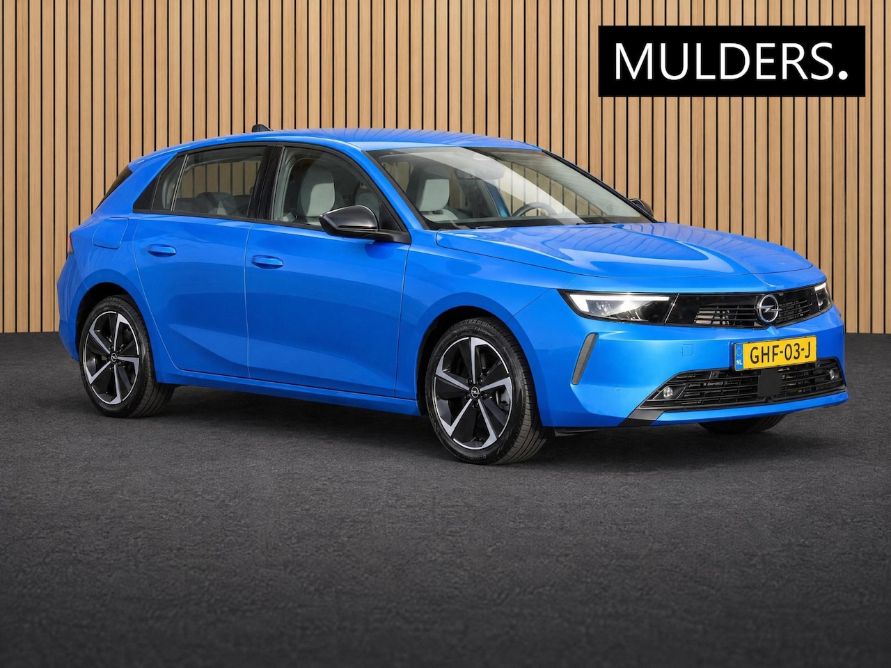 Opel Astra - 1.6 Hybrid Elegance | Carplay / Cruise / Parkeersensoren - AutoWereld.nl