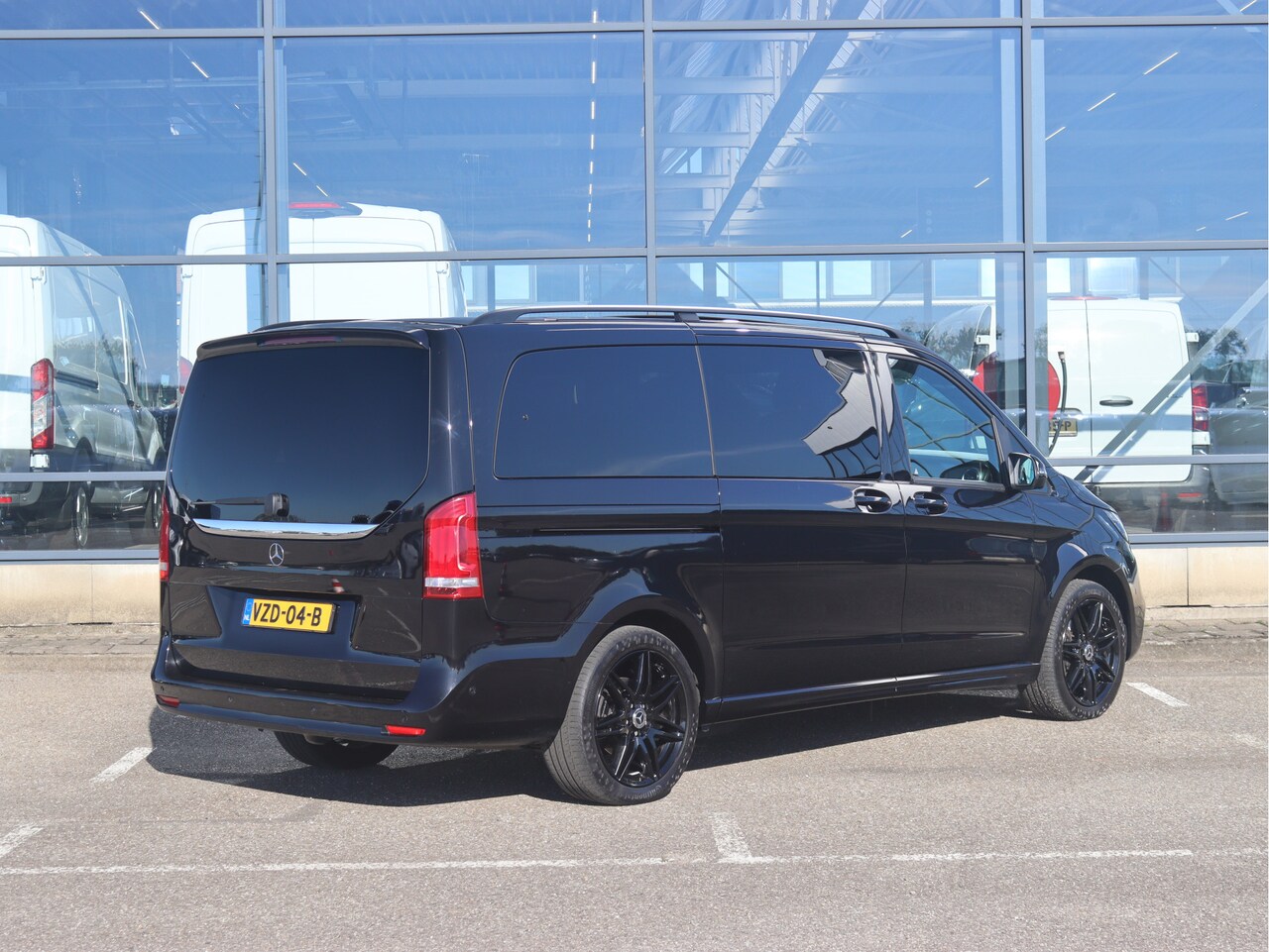 Mercedes-Benz V-klasse - V300d 4-MATIC Lang Avantgarde Edition D.C. | Certified - AutoWereld.nl