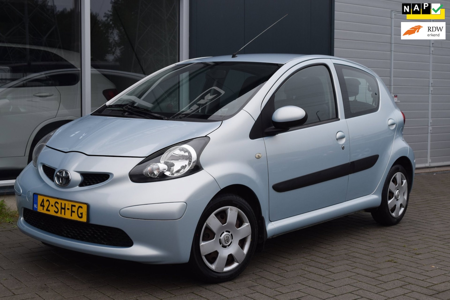 Toyota Aygo - 1.0-12V + | Automaat | Airco | NAP + APK 10-2027 - AutoWereld.nl