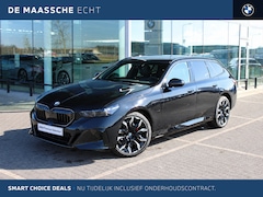 BMW 5-serie Touring - 530e M Sport Automaat / Panoramadak / Trekhaak / Bowers & Wilkins / Comfortstoelen / Adapt