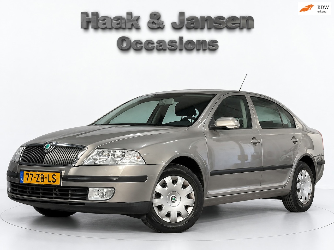 Skoda Octavia - 1.6 Ambiente - Cruise - Airco - Radio - AutoWereld.nl