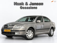 Skoda Octavia - 1.6 Ambiente - Cruise - Airco - Radio