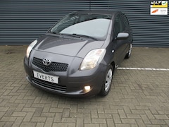 Toyota Yaris - 1.3 VVTi Sol MMT Automaat Airco Apk 13-10-2027 zeer nette en goed onderhouden auto scherpe