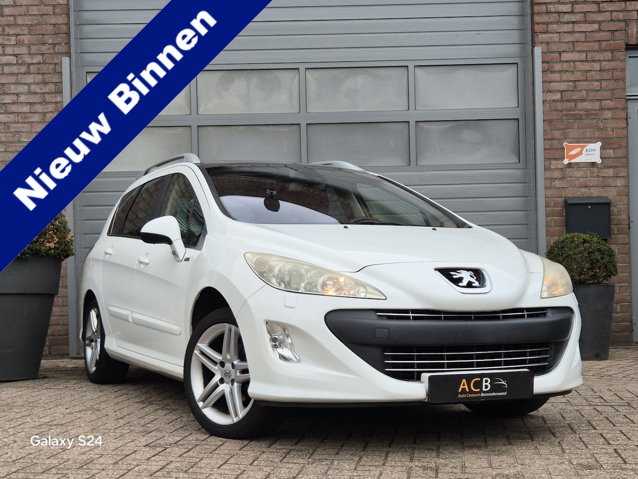 Peugeot 308 SW - 1.6 VTi. "7 Persoons" Nieuwe apk bij aflevering - AutoWereld.nl
