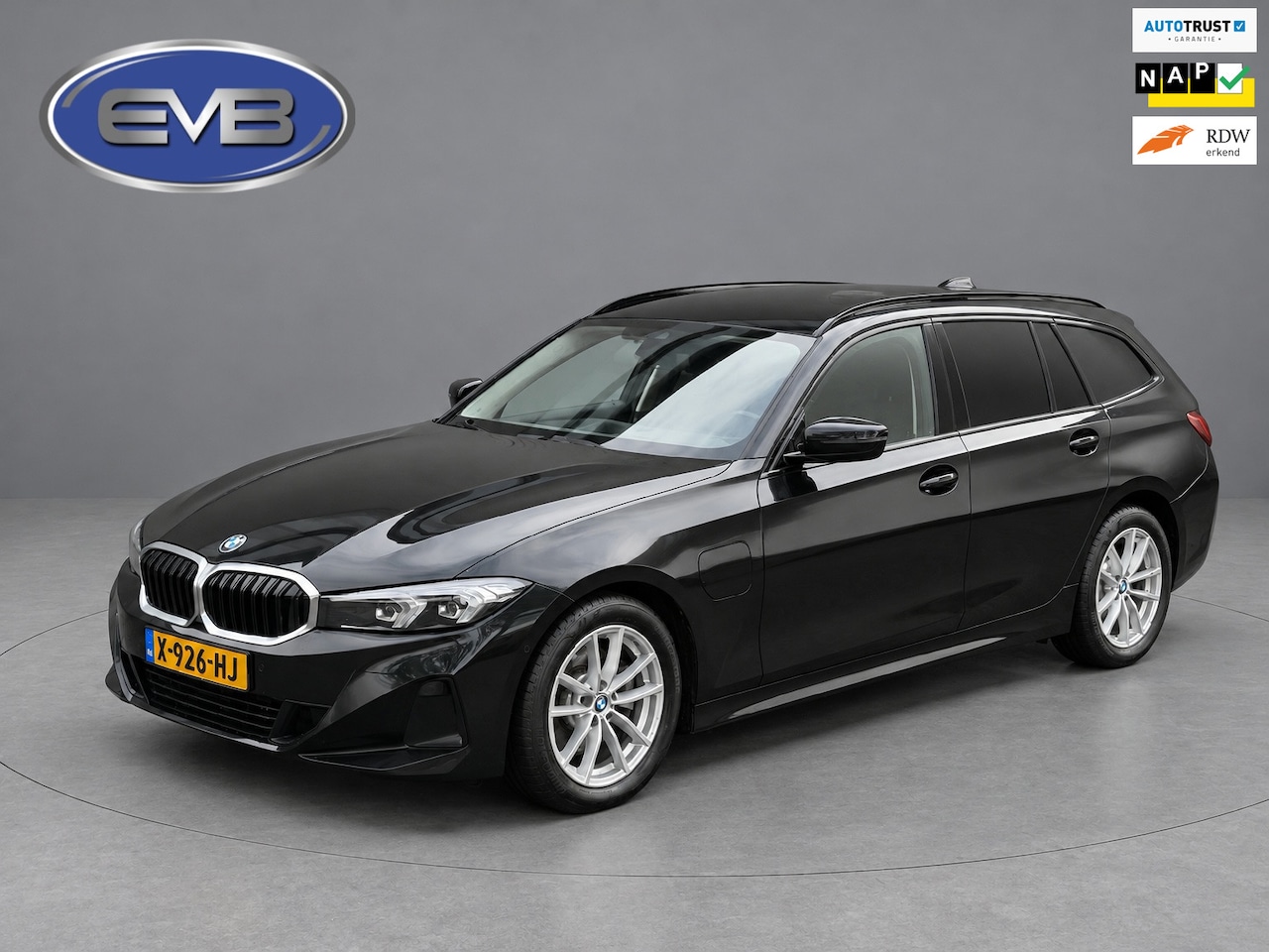 BMW 3-serie Touring - 320e Black line, facelift, lederen sport interieur memory seats, electr bedienbare trekhaa - AutoWereld.nl