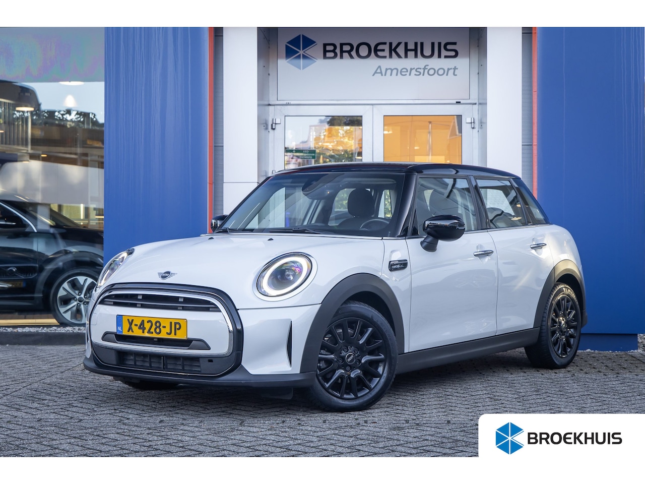 MINI 5-Deurs - 1.5 Cooper Camden Edition | Cruise control | Clima | Apple Carplay/Android Auto | Parkeers - AutoWereld.nl