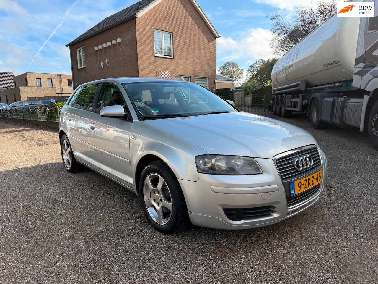 Audi A3 Sportback - 1.6 FSI Attraction 1.6 FSI Attraction - AutoWereld.nl