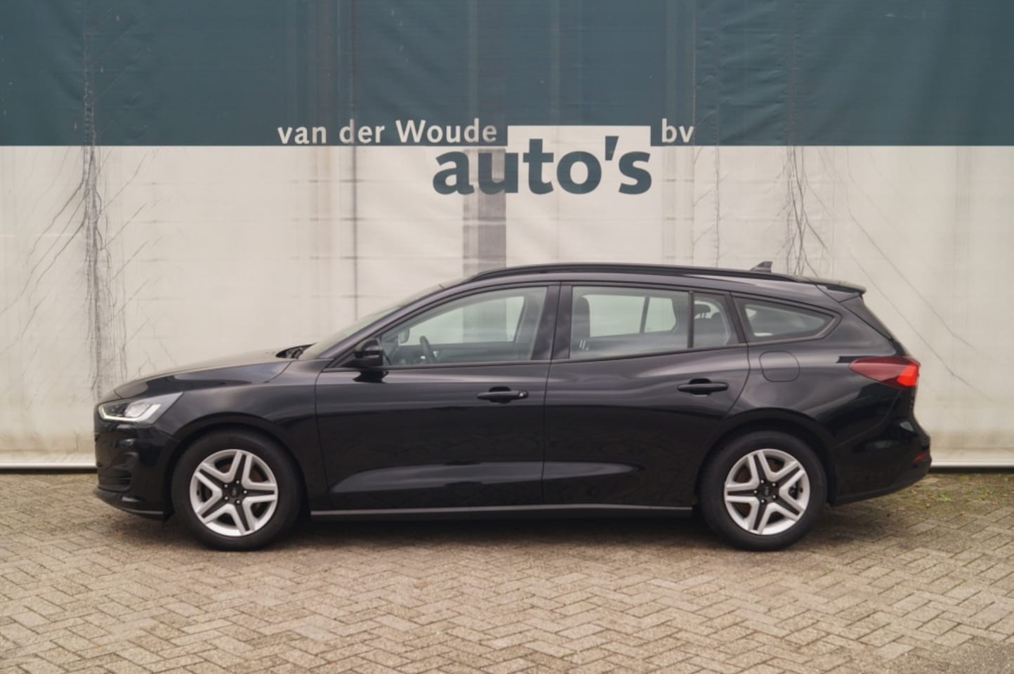 Ford Focus Wagon - 1.0 EcoBoost 124pk Hybrid Connected -NAVI-AIRCO-PDC- - AutoWereld.nl