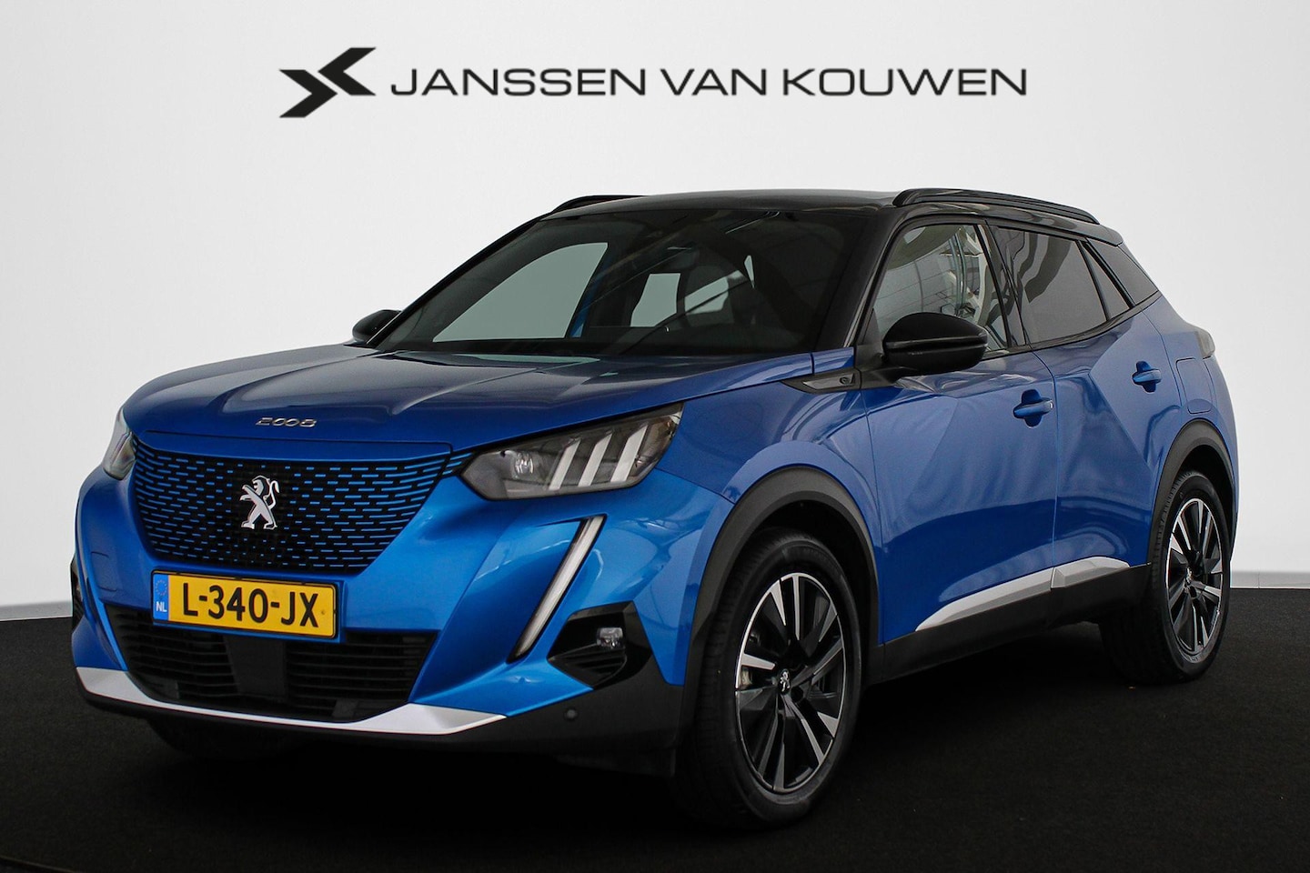Peugeot e-2008 - EV GT Pack 50 kWh Stoelverwarming Keyless Camera Dodehoek - AutoWereld.nl