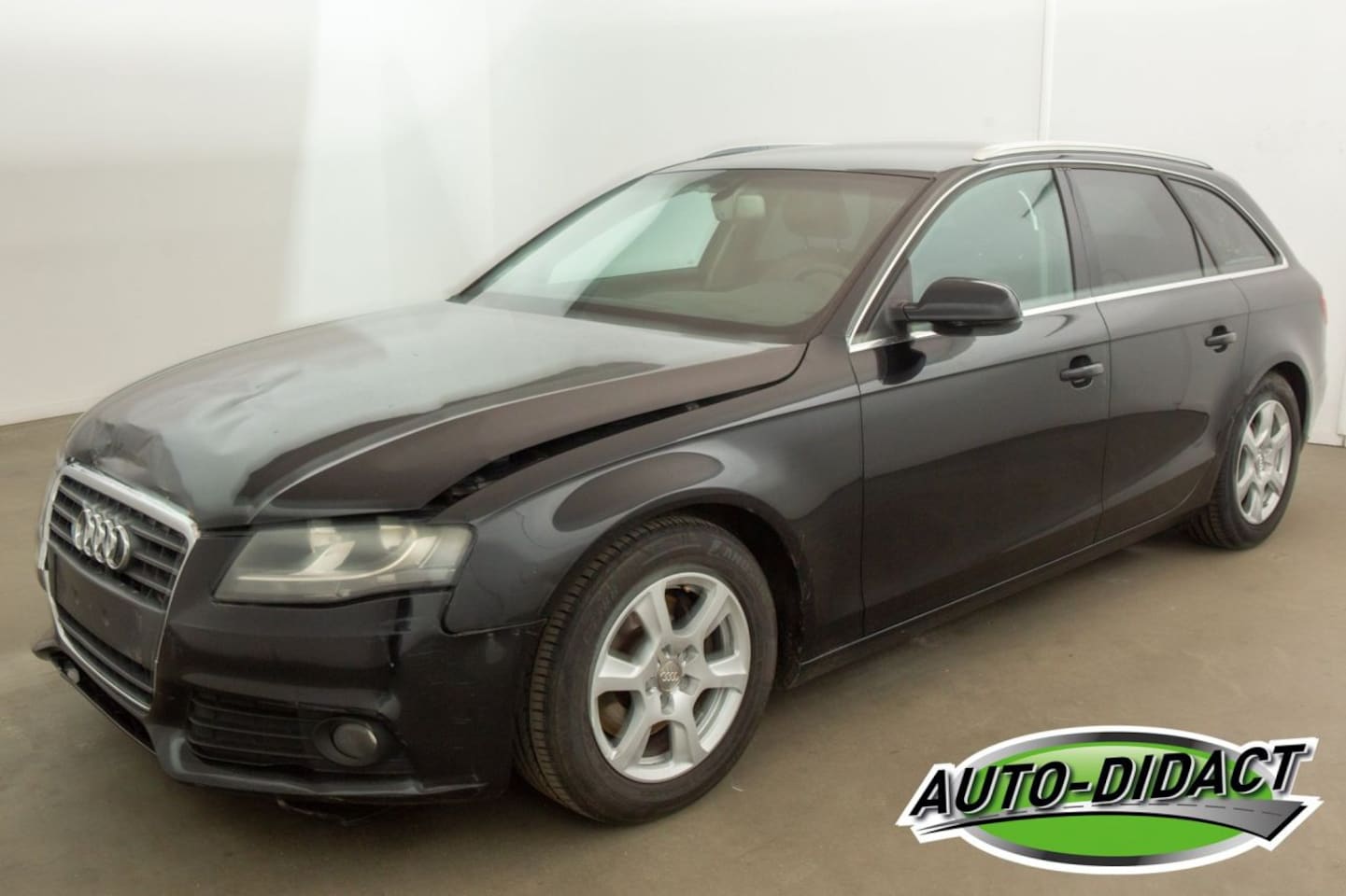 Audi A4 Avant - 2.0 TDI Airco Leder Attraction - AutoWereld.nl