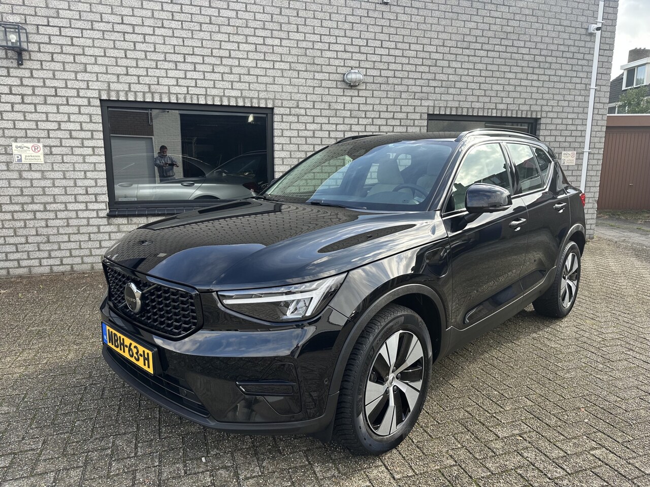 Volvo XC40 - 1.5 T5 Recharge Inscription *NAVI*LEDER*ELEK VERWARM STOELEN*360 CAMERA* - AutoWereld.nl