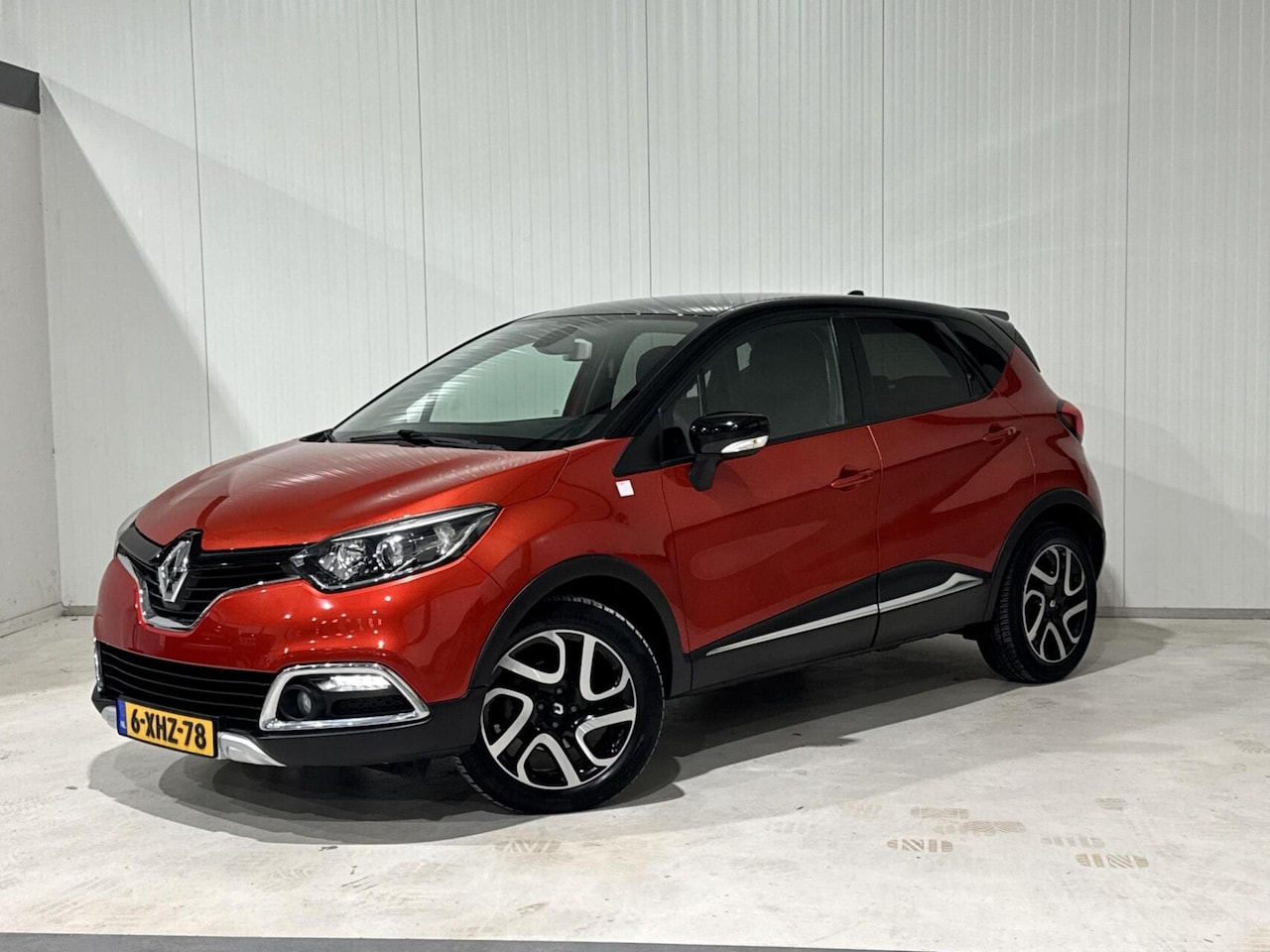 Renault Captur - 1.2 TCe Helly Hansen|KEYLESS|CAMERA|CRUISE - AutoWereld.nl